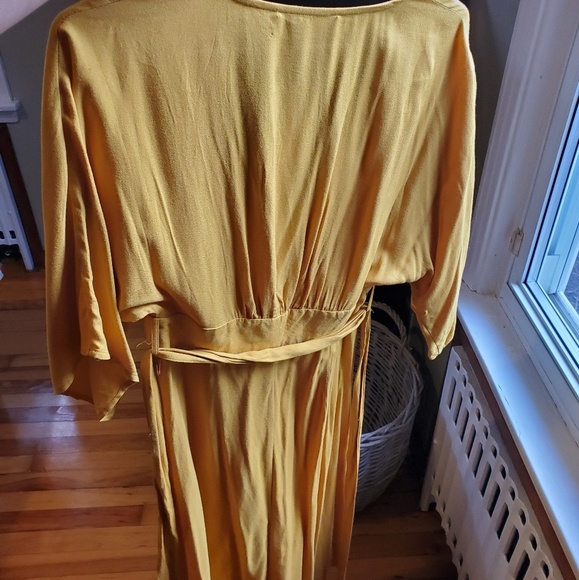 Brand new dress - Picture 3 of 6